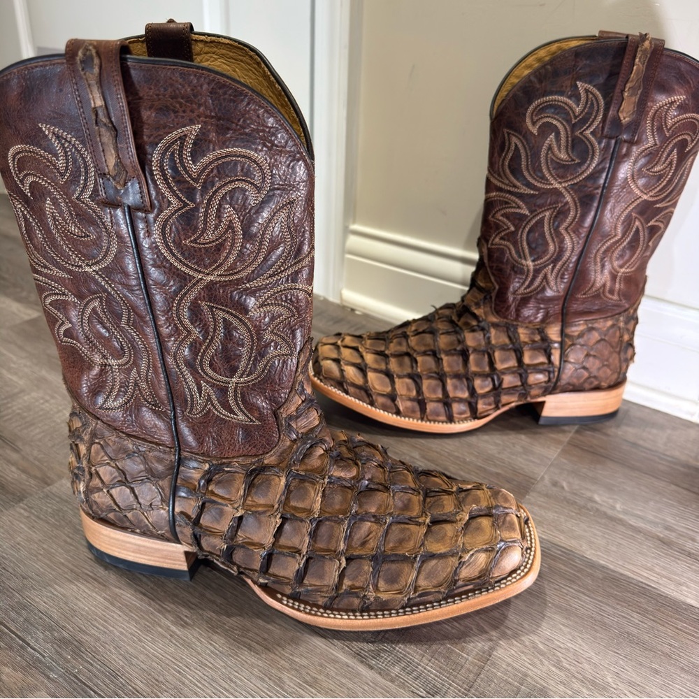 Cody James Pirarucu Broad Square Toe Exotic Boots - Picture 2 of 14